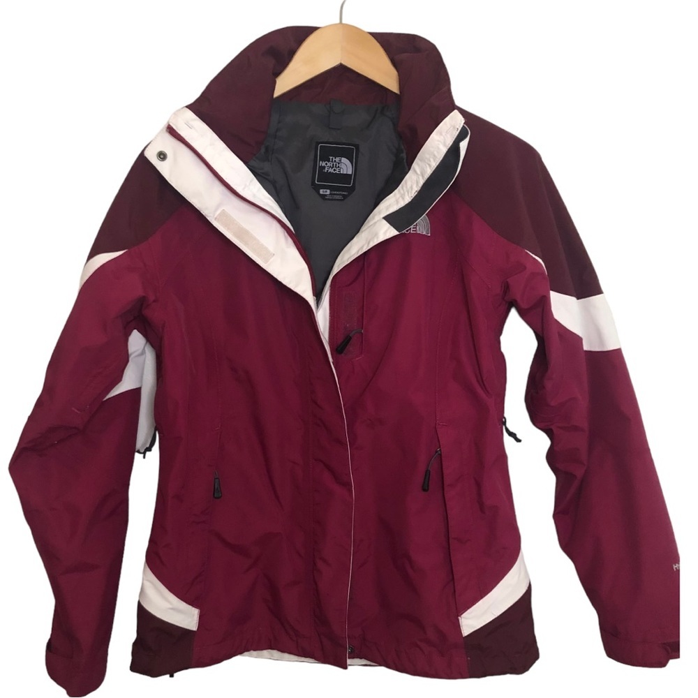 The North Face Women's Ski Jacket - Red and White